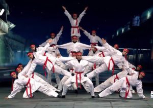 پارادوکس کاراته کنترلی ،موفقیت اجرای گروه ترانه در عصر جدید